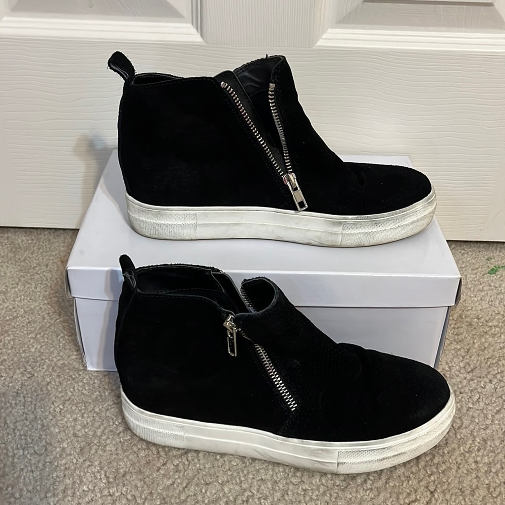 Black Steve Madden sneakers